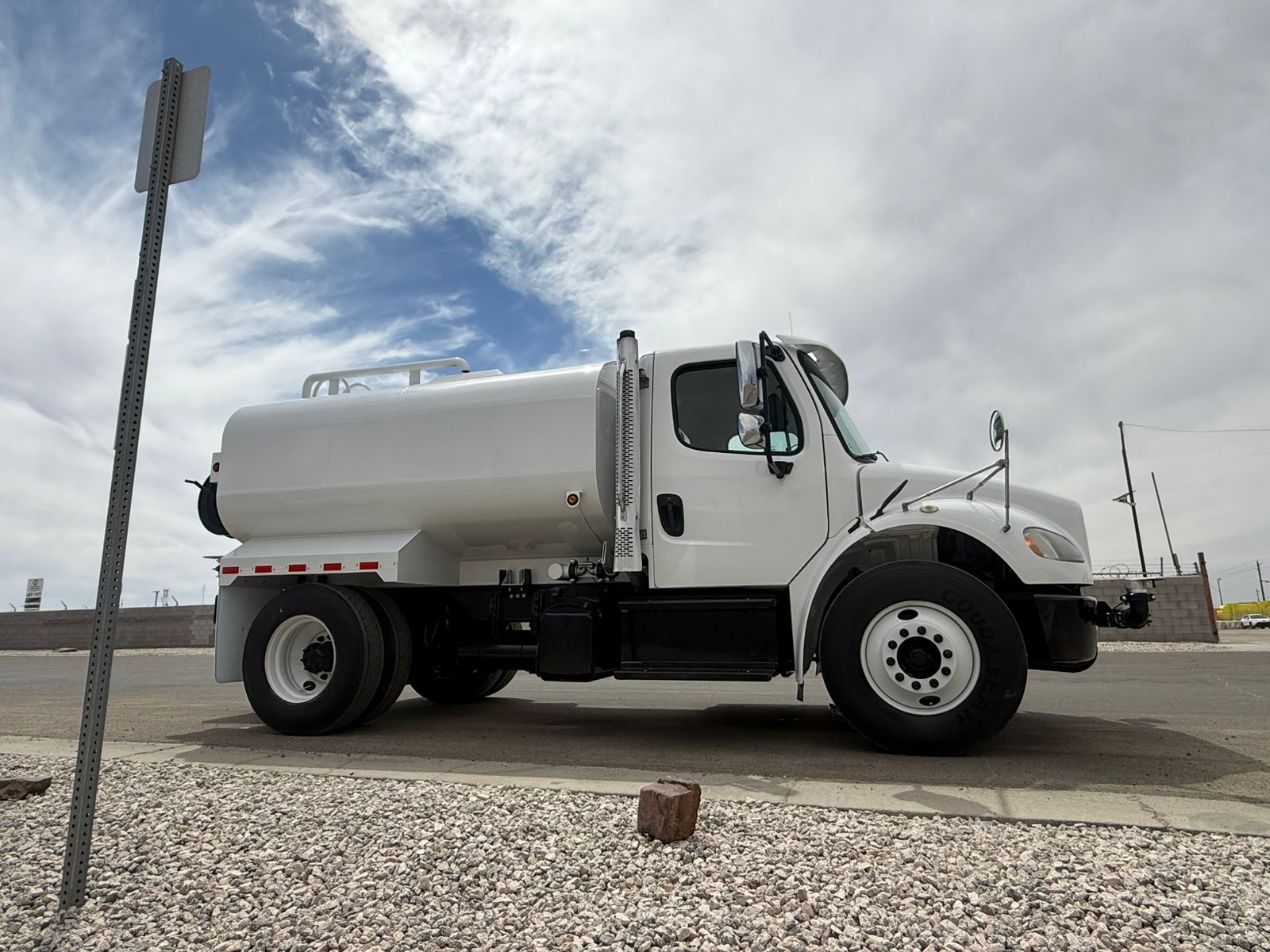 MR Machinery water truck tank system detail