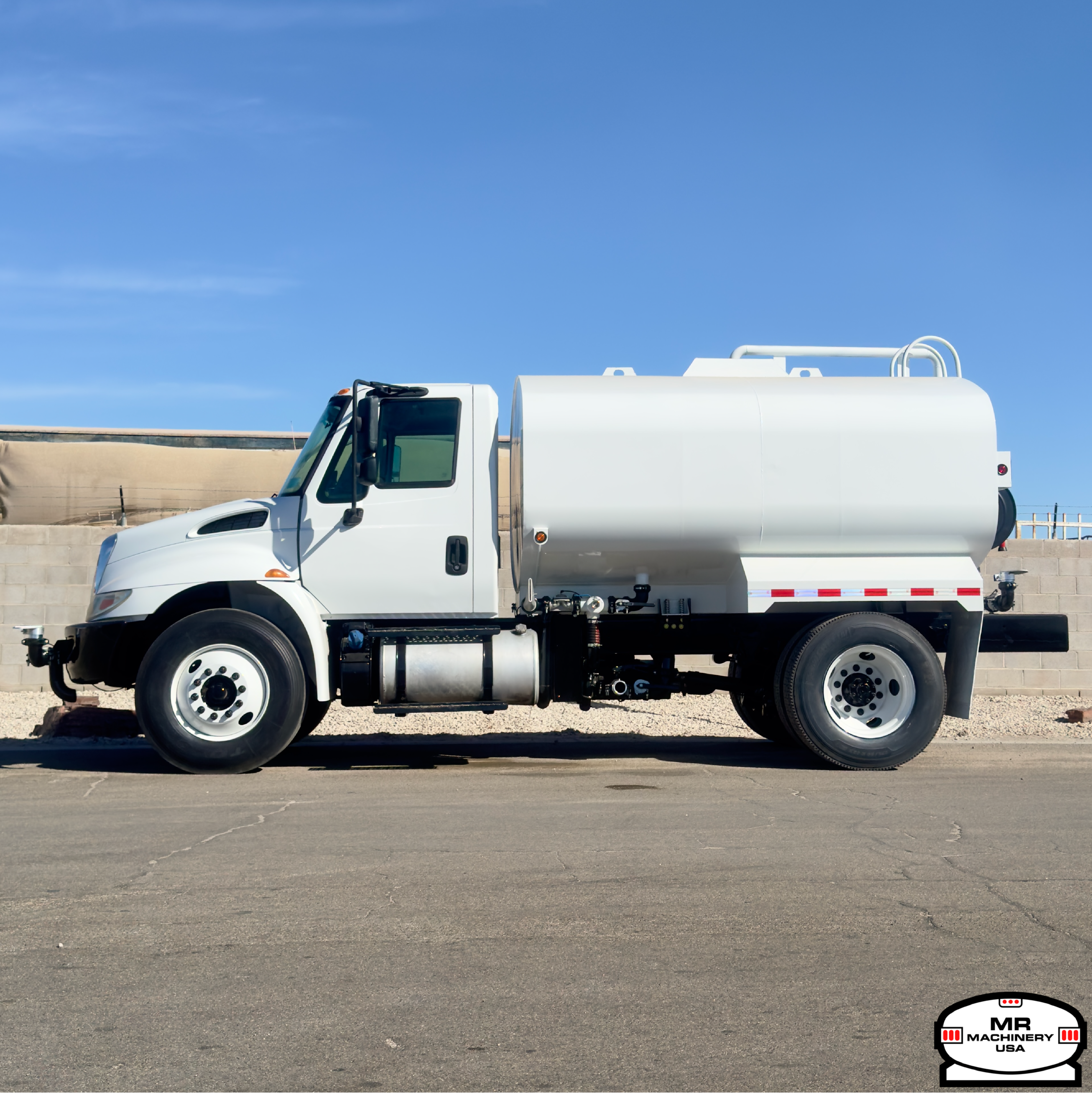 Complete MR Machinery water truck