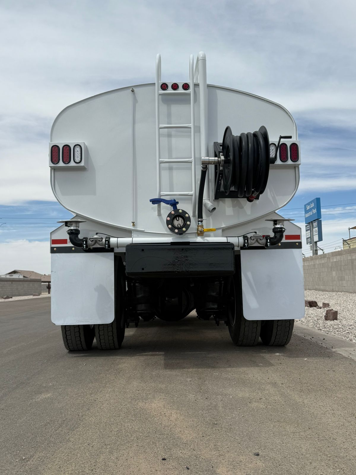 Complete MR Machinery water truck